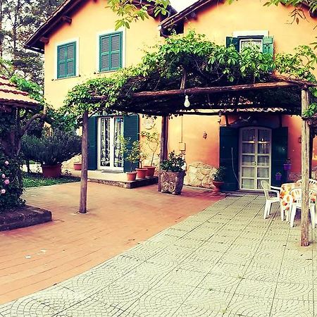 Bed And Breakfast Monticelli Capranica Bagian luar foto