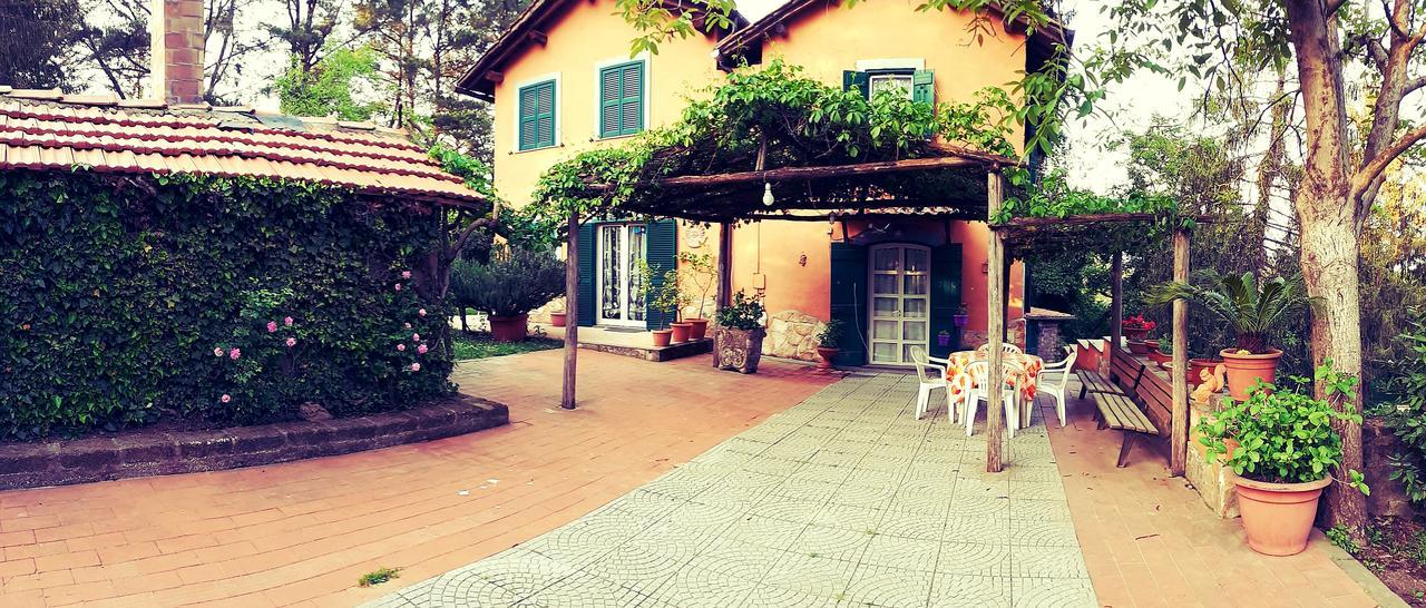 Bed And Breakfast Monticelli Capranica Bagian luar foto